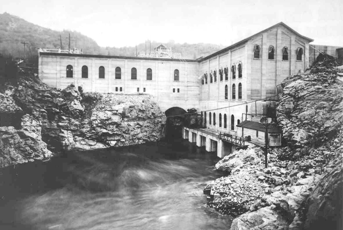 A Kootenay River dam’s facility from the early 1900s.