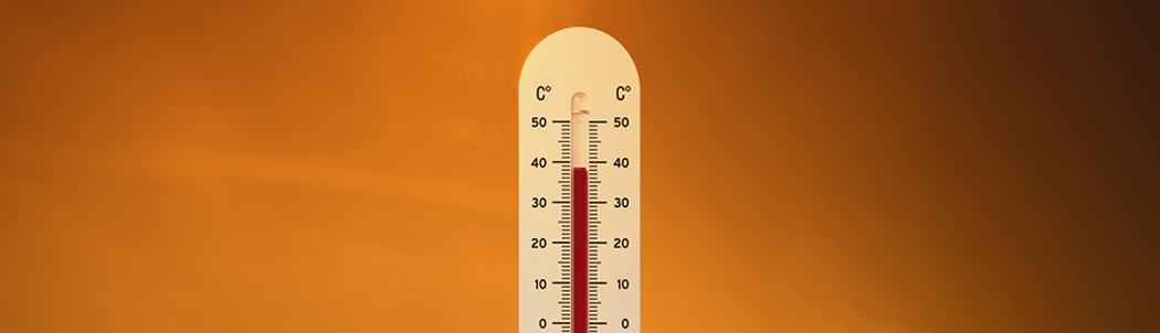 Animation of an outdoor thermometer rising in temperature while the background changes from cool blue to warm orange.