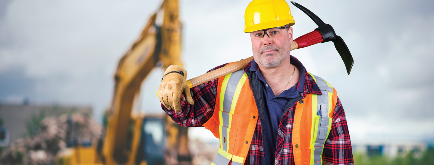 20-001.22.6_CBYD_PageBanner_Contract1440x550-PP2 Contractor doing excavation work