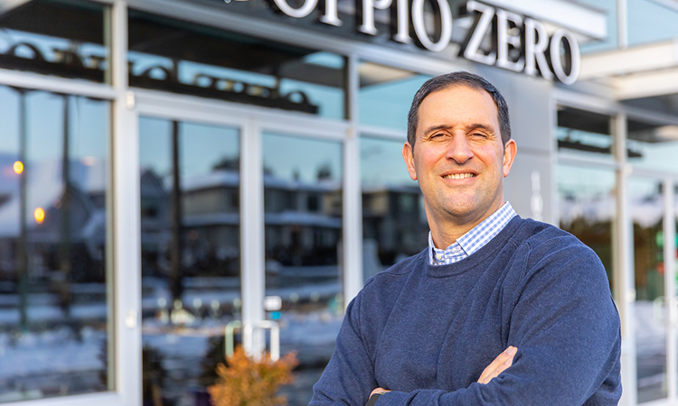 We worked with Enrique Quiroga, owner of Doppio Zero Pizza, to spread the word that his restaurant remained open during times of project construction along Como Lake Avenue. (20-015.1)