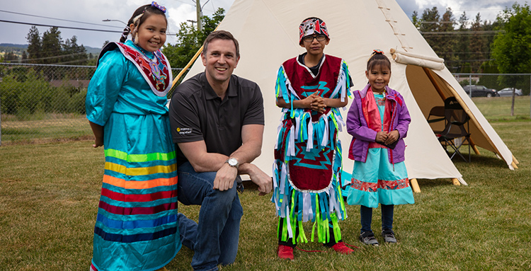 FortisBC employees participated in the Westbank First Nation Siya Celebration in the Okanagan to better understand and appreciate Indigenous cultures and traditions. (20-015.2)